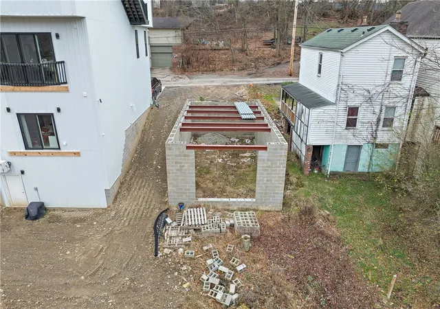 3rd image of 424 Clarence St, West End, PA 15211 | MLS# 1767937