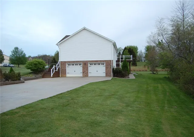 2nd image of 5 Blackberry Ln, Pine Twp, PA 16127 | MLS# 1768123