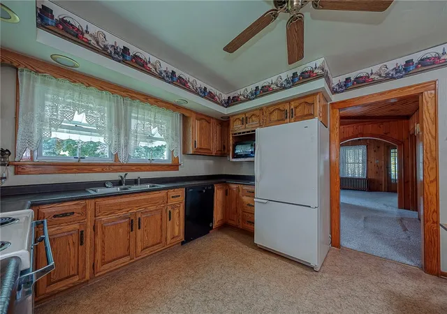 4th image of 412 Old Zelienople Rd, Ellwood City, PA 16117 | MLS# 1767916