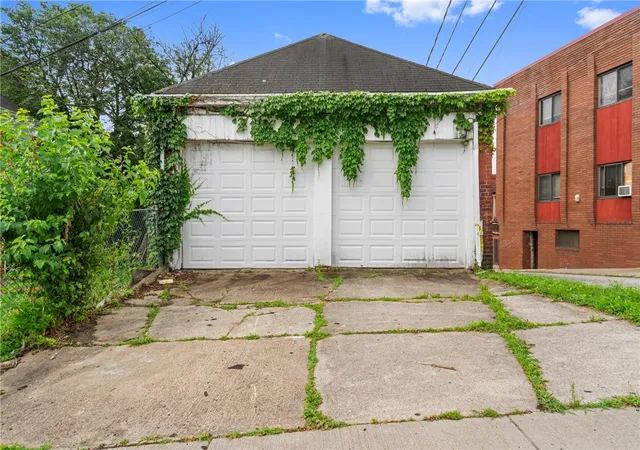 Photo 11 of Multi family home for sale at 718 Brownsville Rd, Knoxville, PA 15210 | MLS# 1768248 | Listing updated on 2026-08-04