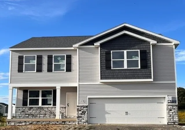 Photo 1 of Single family home for sale at 182 Shelton Pl Dr, Connoquenessing Boro, PA 16033 | MLS# 1768270 | Listing updated on 2026-10-10
