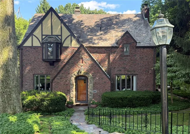 2nd image of 1080 Woodberry Rd, New Kensington, PA 15068 | MLS# 1768304