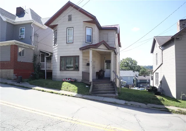1st image of 627 Wood St, California, PA 15419 | MLS# 1768307