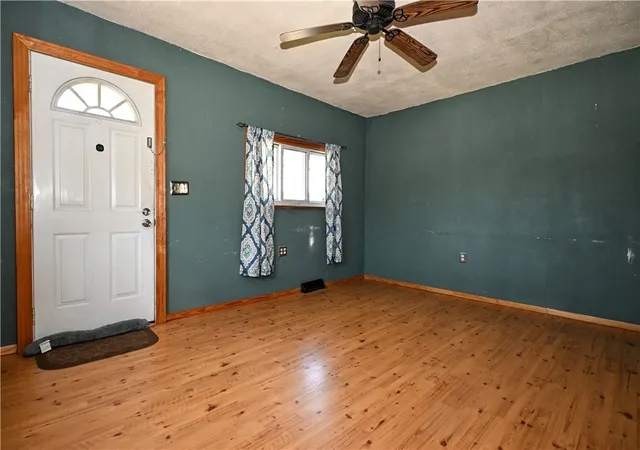 4th image of 1329 Marelda Ave, Donora, PA 15033 | MLS# 1768314