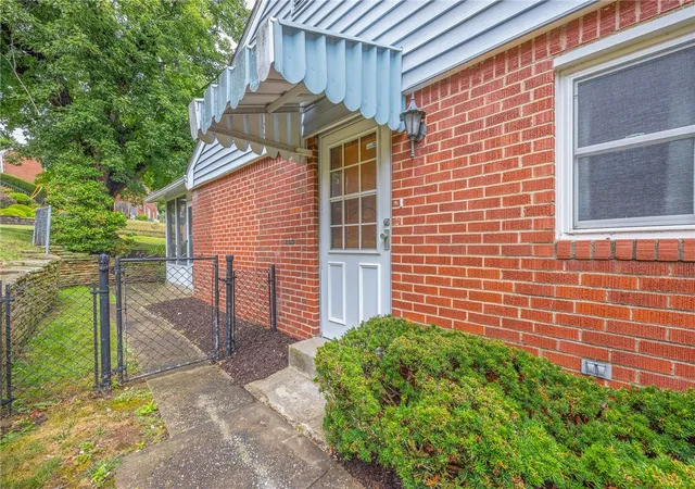 Photo 3 of Single family home for sale at 4366 E Brightview Ave, Whitehall, PA 15227 | MLS# 1768296 | Listing updated on 2026-09-27