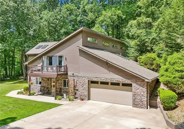 Photo 1 of Single family home for sale at 1099 Davis Rd, Slippery Rock Twp, PA 16117 | MLS# 1768264 | Listing updated on 2026-09-22
