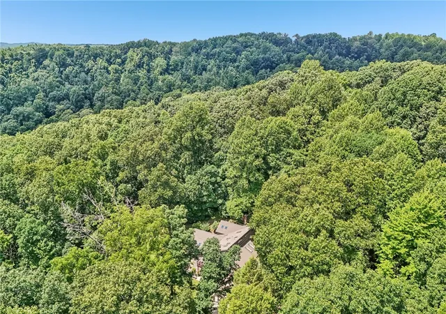 Photo 3 of Single family home for sale at 1099 Davis Rd, Slippery Rock Twp, PA 16117 | MLS# 1768264 | Listing updated on 2026-09-22