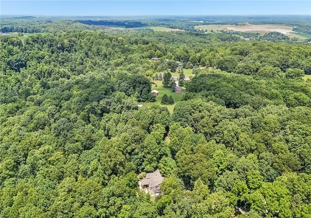 Photo 4 of Single family home for sale at 1099 Davis Rd, Slippery Rock Twp, PA 16117 | MLS# 1768264 | Listing updated on 2026-09-22