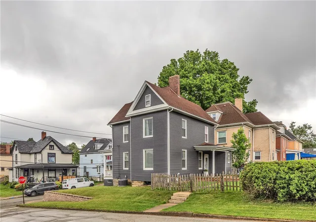 Photo 4 of Single family home for sale at 621 Cedar St, Irwin, PA 15642 | MLS# 1768338 | Listing updated on 2026-08-05