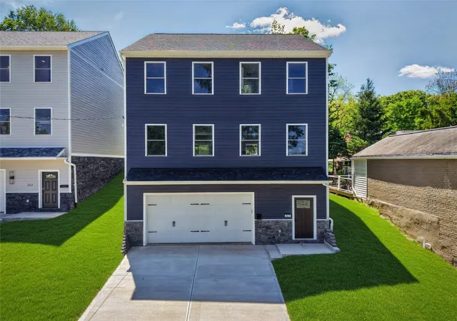 1st image of 225 Wilbert St, Mt Washington, PA 15211 | MLS# 1768339