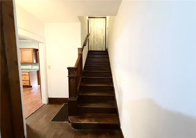 2nd image of 92 Euclid Ave, Sharon, PA 16146 | MLS# 1768383
