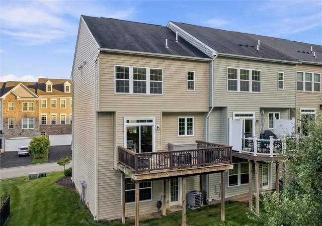 Photo 3 of Townhouse for sale at 12 Remington Dr, Chartiers, PA 15301 | MLS# 1768109 | Listing updated on 2026-08-31