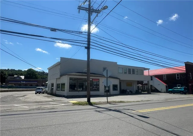 4th image of 549 E Mahoning Street, Punxsutawney Area School District, PA 15767 | MLS# 1768426