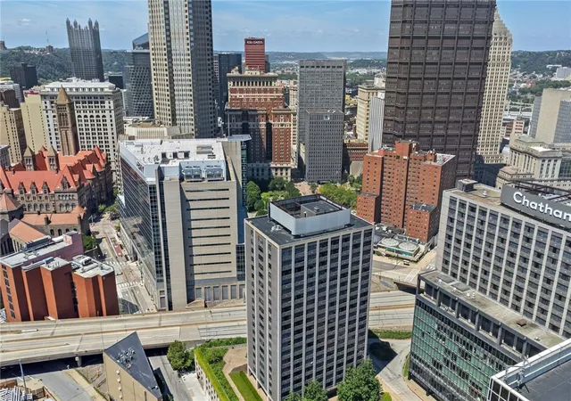 2nd image of 112 Washington Pl #18C, Downtown Pgh, PA 15219 | MLS# 1768409