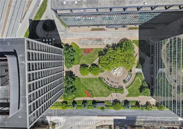 4th image of 112 Washington Pl #18C, Downtown Pgh, PA 15219 | MLS# 1768409