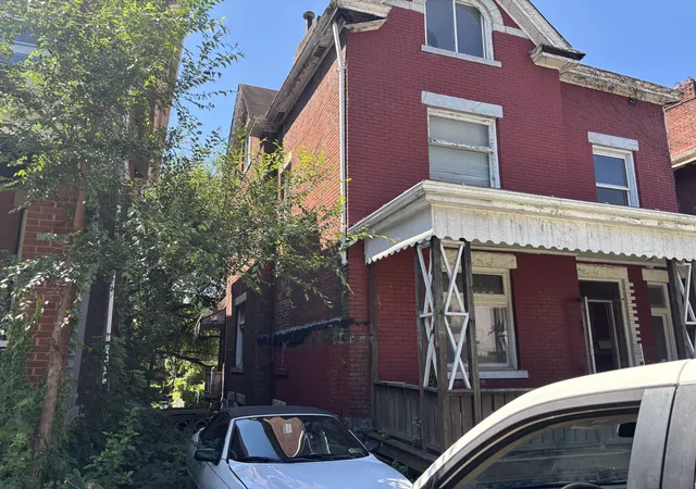 Photo 3 of Single family home for sale at 422 Charles St, Sheraden, PA 15210 | MLS# 1768496 | Listing updated on 2026-08-05