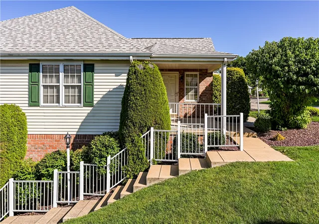3rd image of 319 Overview Circle, South Greensburg Boro, PA 15601 | MLS# 1768347
