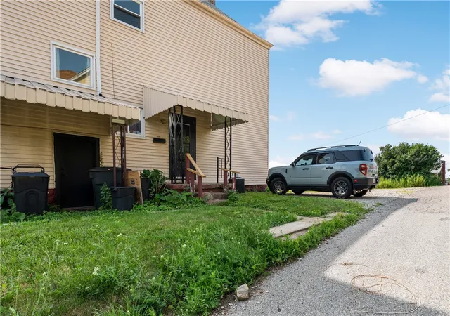 3rd image of 102 Stewart Ave, Carrick, PA 15227 | MLS# 1768401