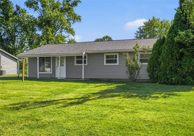 3rd image of 87 Robinhood Dr, Cranberry Twp, PA 16066 | MLS# 1768358