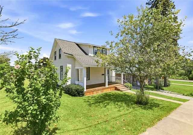 Photo 3 of Single family home for sale at 247 E Fairview St, Somerset Boro, PA 15501 | MLS# 1768567 | Listing updated on 2026-10-02