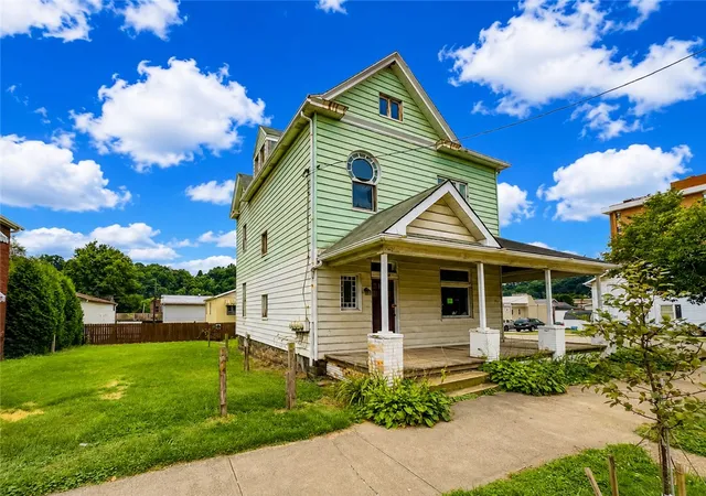 Photo 1 of Single family home for sale at 246 Main St, Leechburg Boro, PA 15656 | MLS# 1768607 | Listing updated on 2026-08-31