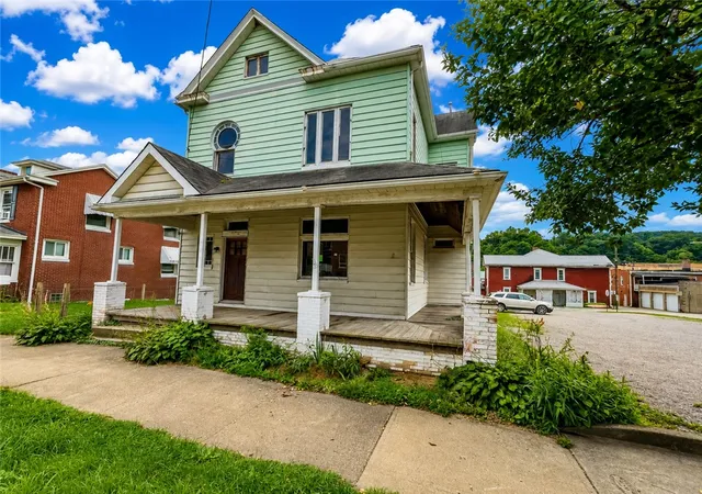 Photo 3 of Single family home for sale at 246 Main St, Leechburg Boro, PA 15656 | MLS# 1768607 | Listing updated on 2026-08-31