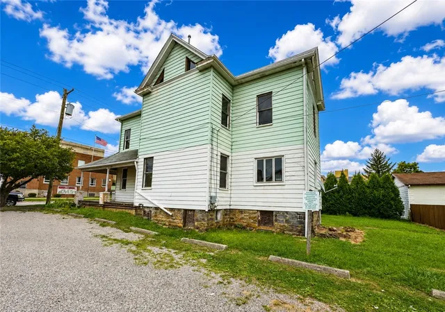 Photo 4 of Single family home for sale at 246 Main St, Leechburg Boro, PA 15656 | MLS# 1768607 | Listing updated on 2026-08-31