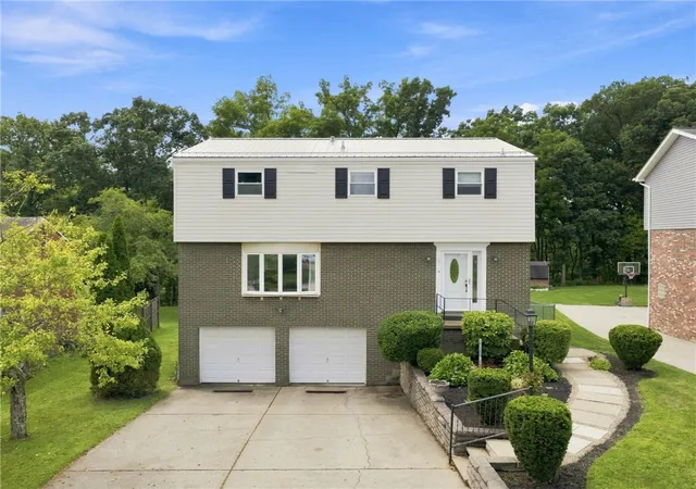 Photo 1 of Single family home for sale at 252 Boyce Park Dr, Plum Boro, PA 15239 | MLS# 1768164 | Listing updated on 2026-08-31
