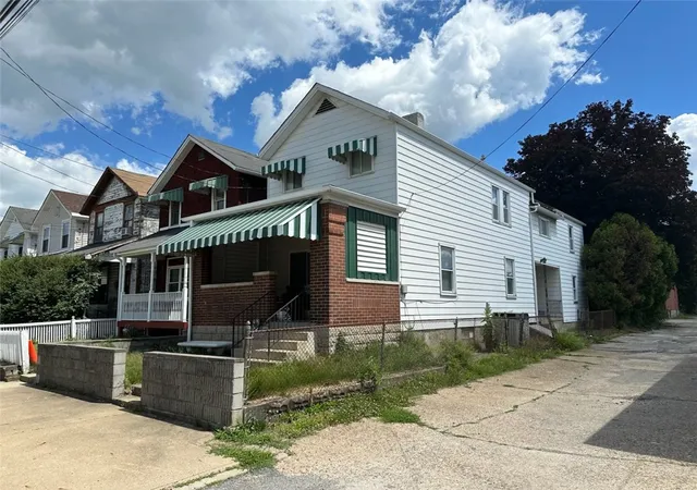 Photo 1 of Single family home for sale at 210 Munson Ave, Mc Kees Rocks, PA 15136 | MLS# 1768678 | Listing updated on 2026-08-31