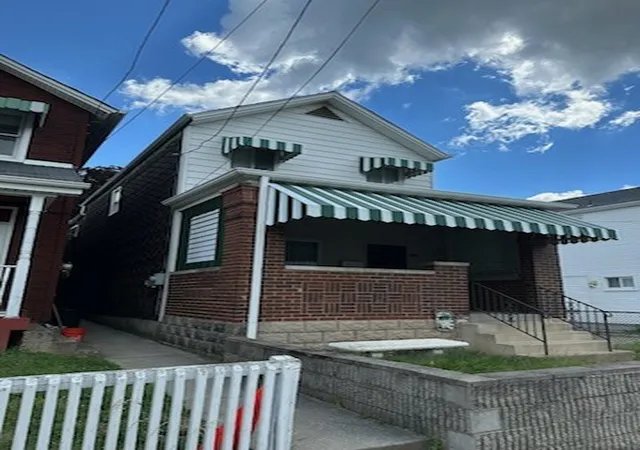 Photo 5 of Single family home for sale at 210 Munson Ave, Mc Kees Rocks, PA 15136 | MLS# 1768678 | Listing updated on 2026-08-31