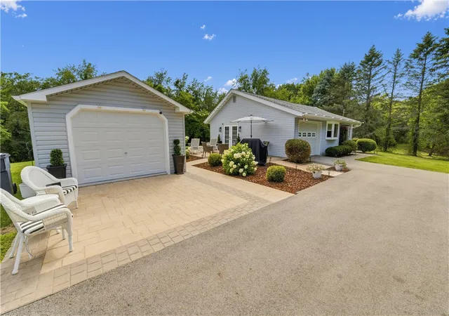 Photo 2 of Single family home for sale at 216 Hartzell Rd, Zelienople Boro, PA 16063 | MLS# 1768500 | Listing updated on 2026-08-31