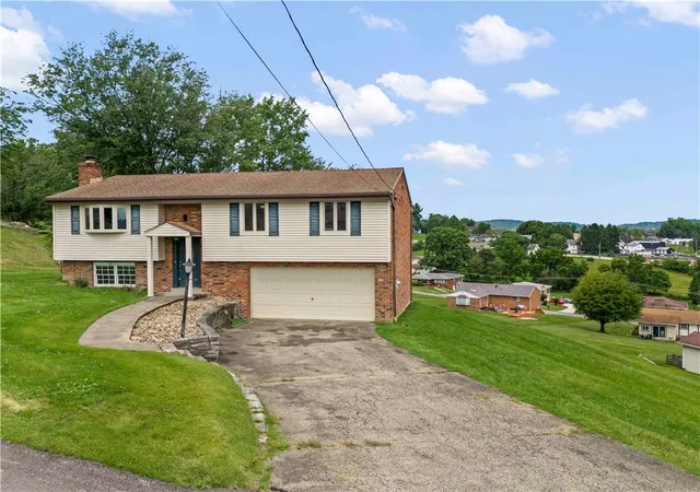 Photo 2 of Single family home for sale at 95 Milbeck Dr, N Franklin Twp, PA 15301 | MLS# 1768964 | Listing updated on 2026-08-31