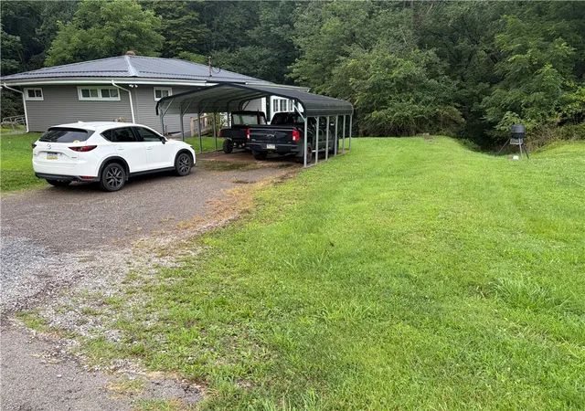 Photo 2 of Single family home for sale at 2301 Graceland Rd, Neshannock Twp, PA 16105 | MLS# 1769012 | Listing updated on 2026-09-01