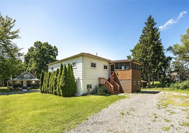 Photo 2 of Single family home for sale at 14 Dusty Ln, Pine Twp, PA 16127 | MLS# 1769040 | Listing updated on 2026-08-31