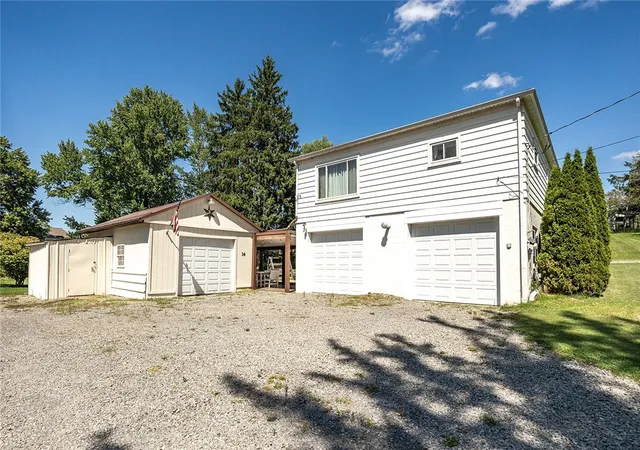 Photo 3 of Single family home for sale at 14 Dusty Ln, Pine Twp, PA 16127 | MLS# 1769040 | Listing updated on 2026-08-31