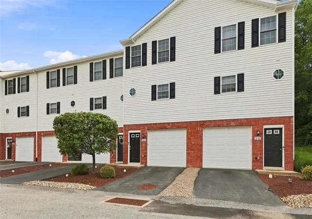 Photo 1 of Sale Pending at 260 Creekview Ln, Oakdale, PA 15071 | MLS# 1769274 | Listing updated on 2026-08-31