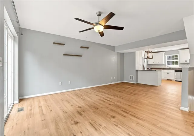 Photo 3 of Sale Pending at 260 Creekview Ln, Oakdale, PA 15071 | MLS# 1769274 | Listing updated on 2026-08-31
