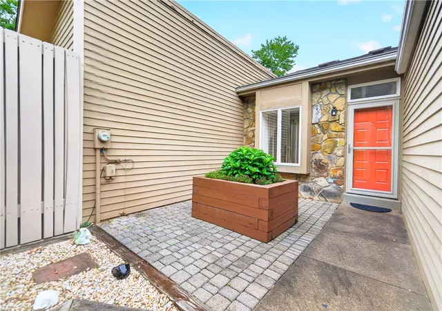 Photo 2 of Townhouse for sale at 313 Vista Dr, Unity  Twp, PA 15601 | MLS# 1769460 | Listing updated on 2026-09-25