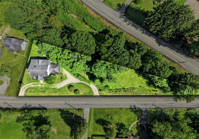 Photo 2 of Sale Pending at 816 Indiana Rd, Verona, PA 15147 | MLS# 1769610 | Listing updated on 2026-08-31