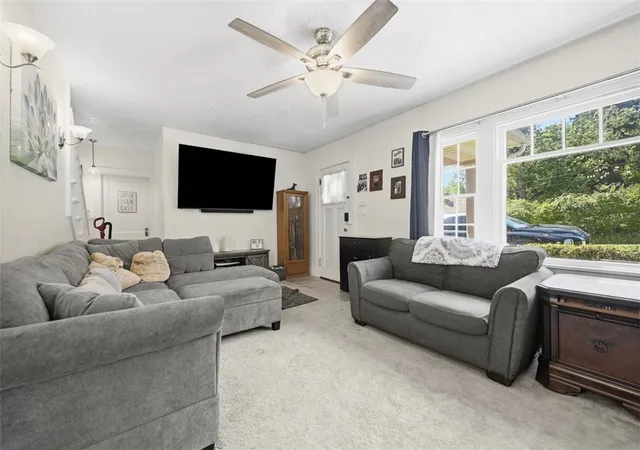 Photo 3 of Sale Pending at 816 Indiana Rd, Verona, PA 15147 | MLS# 1769610 | Listing updated on 2026-08-31