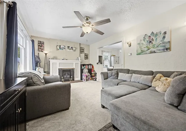 Photo 4 of Sale Pending at 816 Indiana Rd, Verona, PA 15147 | MLS# 1769610 | Listing updated on 2026-08-31