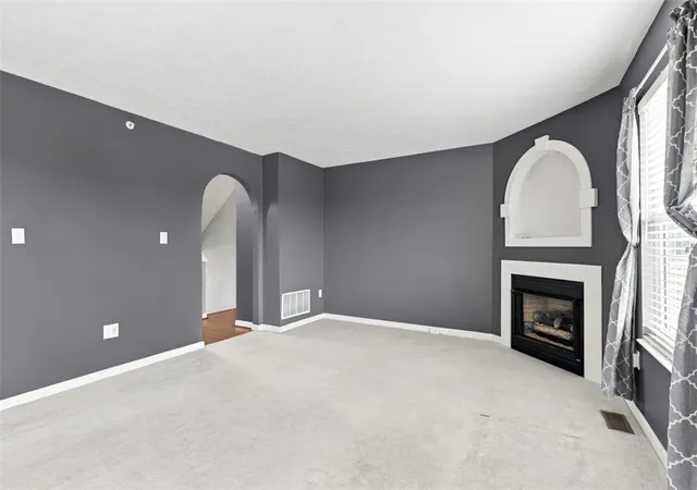 Photo 4 of Townhouse for sale at 121 Scenic Hl Dr, Carnegie, PA 15106 | MLS# 1769615 | Listing updated on 2026-09-01