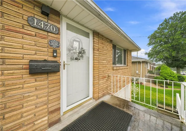 Photo 3 of Single family home for sale at 1470 Madden Dr, Monroeville, PA 15146 | MLS# 1769427 | Listing updated on 2026-10-04