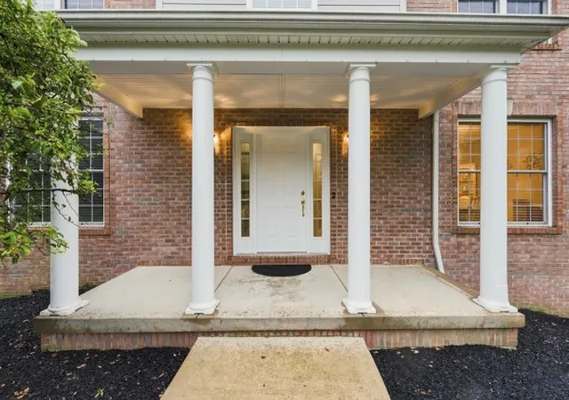 Photo 3 of Single family home for sale at 1915 Markley Dr, Franklin Park, PA 15143 | MLS# 1769781 | Listing updated on 2026-08-31