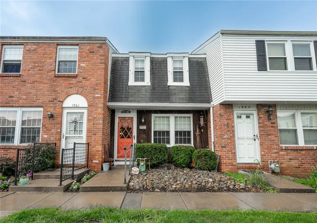 Photo 2 of Townhouse for sale at 1965 Kirkby Dr, South Park, PA 15129 | MLS# 1769797 | Listing updated on 2026-09-01