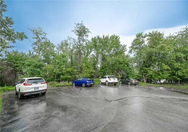 Photo 4 of Townhouse for sale at 1965 Kirkby Dr, South Park, PA 15129 | MLS# 1769797 | Listing updated on 2026-09-01