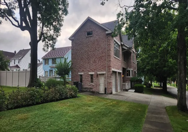 Photo 2 of Single family home for sale at 650 Washington Ave, Ellwood City, PA 16117 | MLS# 1769938 | Listing updated on 2026-09-28