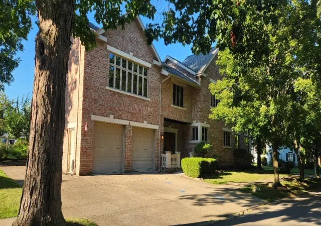 Photo 3 of Single family home for sale at 650 Washington Ave, Ellwood City, PA 16117 | MLS# 1769938 | Listing updated on 2026-09-28