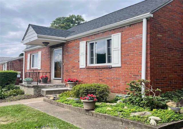Photo 2 of Single family home for sale at 537 Haverhill Rd, Baldwin Twp, PA 15228 | MLS# 1769899 | Listing updated on 2026-10-07