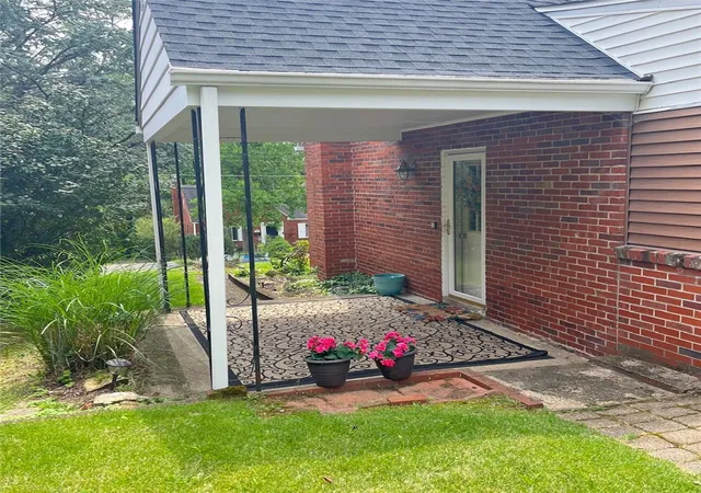 Photo 3 of Single family home for sale at 537 Haverhill Rd, Baldwin Twp, PA 15228 | MLS# 1769899 | Listing updated on 2026-10-07